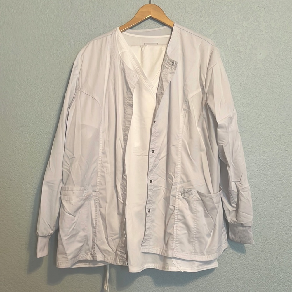 Cherokee Workwear Revolution Scrub Set